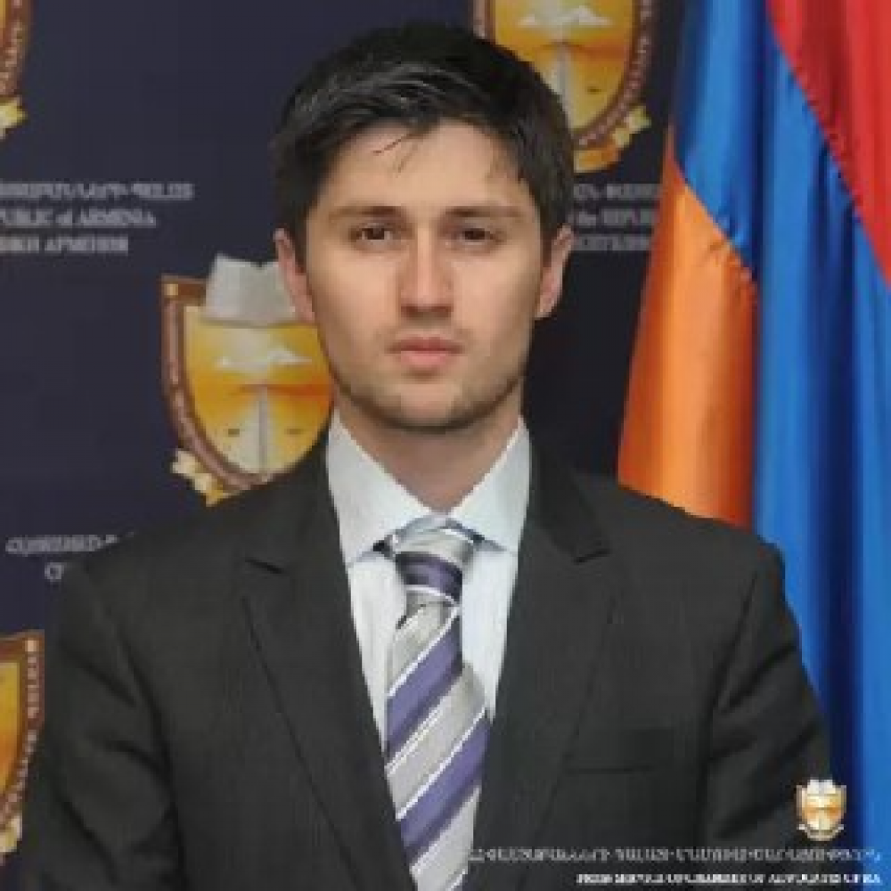Պարեկները ՓՊ փաստաբանին տարել են Ոստիկանություն․ նա կասկածվում է կաշառք տալու մեջ