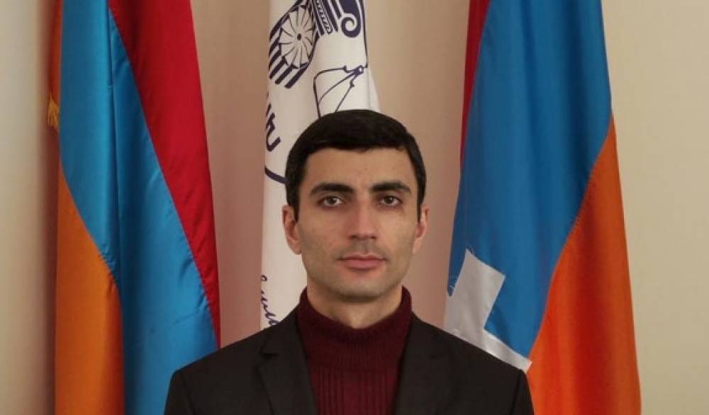 Արցախում ավելի շատ մարդ կա սննդի հերթերում, քան թե հրապարակի հավաքներին. Արշակ Աբրահամյան
