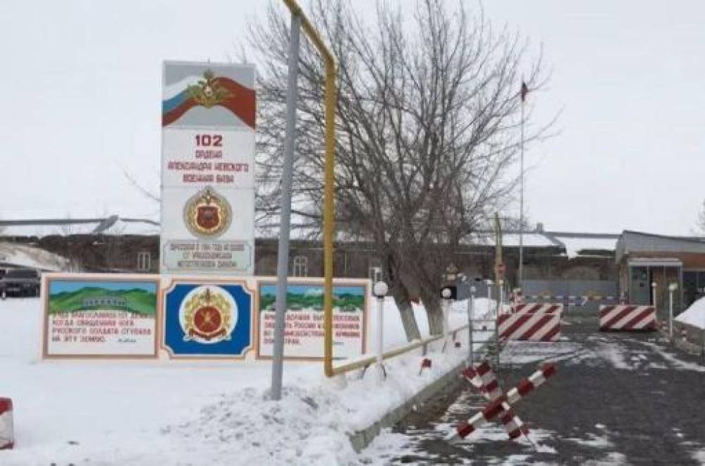 Ռուսական 102-րդ ռազմաբազայում զինծառայողին կրակել է ծառայակիցը. ինչ է կատարվել զենքի ընդունման պահին