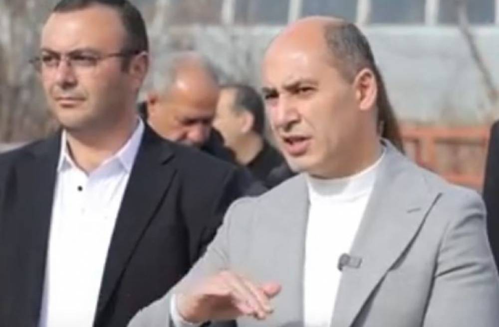 «Բոլոր խնդիրներին պետք է լուծումներ տրվեն»․ Մարտուն Գրիգորյանը հանդիպել է Գյումրու «Ավտոկայարանի բանավան» թաղամասի բնակիչների հետ