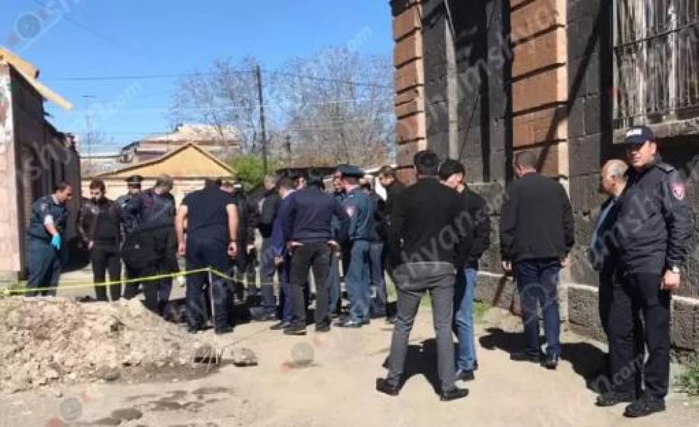 Գյումրիում փորված փոսում հայտնաբերվել է տղամարդու դի