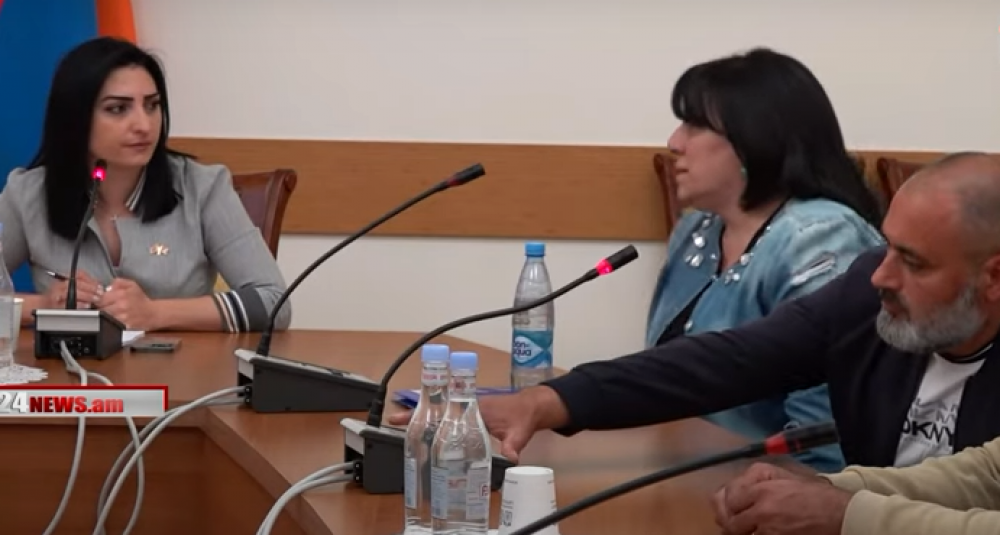 «Կարմիր խաչը» ասում է՝ 303 անհետ կորած կա, թիվը ինքն ա ասում, նշանակում ա՝ տեսել ա էդ էրեխեքին