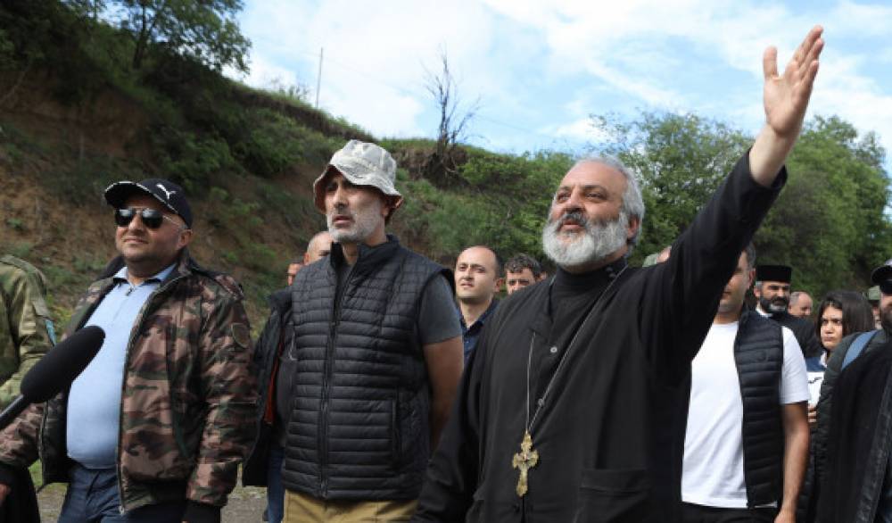 Այսօր` ժամը 18:00-ին, շարժումը Բագրատ Սրբազանի գլխավորությամբ կհասնի Սևան քաղաք