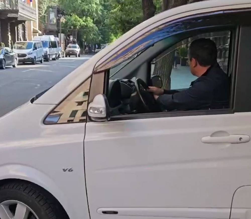 Իշխան Սաղաթելյանի անհնազանդության ակցիան Աբովյան փողոցում