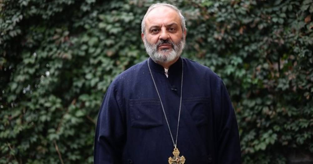 «Ոհմակով մարդ ծեծելը ոչ մի կանոնով ընդունելի չէ, բայց սա է այսօրվա իշխանության դեմքը»․ Բագրատ Սրբազանը զորակցություն հայտնեց Արթուր Չախոյանին