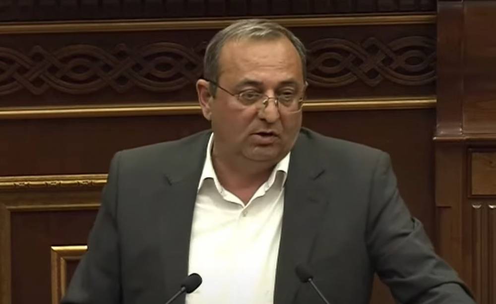 Այս այլանդակությունների հետ կապ չունե՞ք, սու՞րբ եք, միայն Արամ Սարգսյանի կուսակցությունը կապ ունի՞
