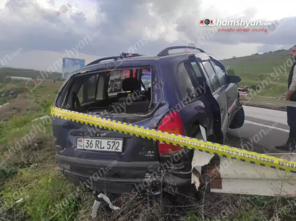 «Չայնիի» ոլորանների սկզբնամասում «Opel Zafira»-ն դուրս է եկել երթևեկելի գոտուց, բախվել երկաթե արգելապատնեշներին․ կա վիրшվոր