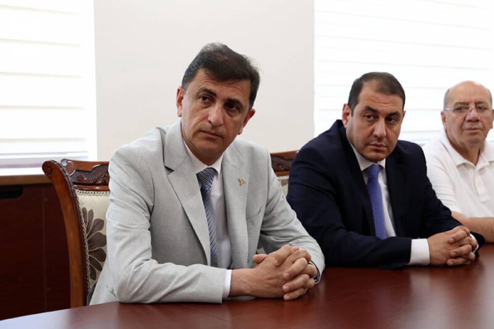 Արմեն Փամբուխչյանը Նոր նորքի վարչական շրջանի աշխատակազմին է ներկայացրել նոր թաղապետին