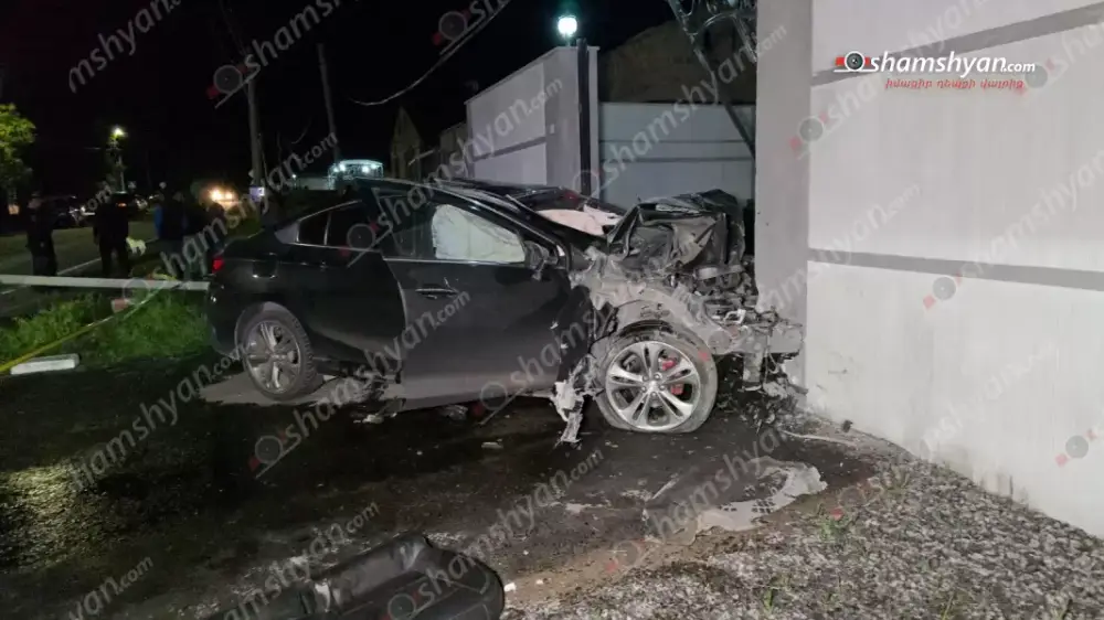 1 զոհ, 3 վիրավոր․ «Chevrolet»-ն բախվել է գազախողովակներին, ապա բնակչի երկաթե դարպասին