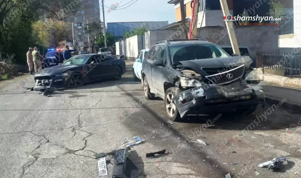 Երևանում «Ford Mustang»-ը, դեռևս անհայտ հանգամանքներում, բախվել է կայանված «Nissan», «Լադա», «Mercedes» և «Lexus» մեքենաներին