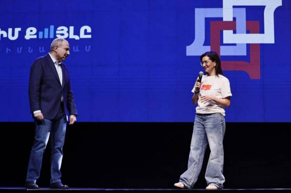 Կնոջ թիկունքում քարոզարշավն ու ուղեկցող շրջիկ տգետները․ «Հրապարակ»
