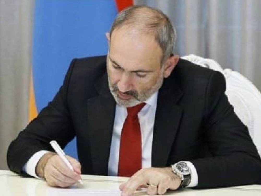 Փաշինյանը 9 օրով արձակուրդ է ուղարկել Արարատի մարզպետին