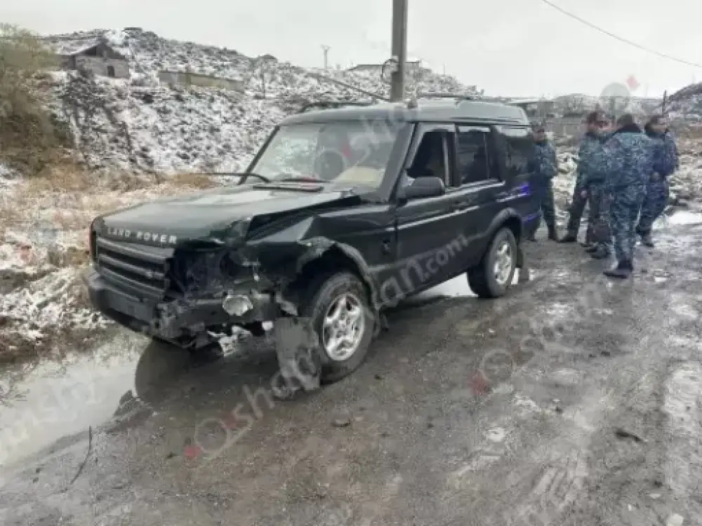 Քանաքեռավանում բախվել են «Land Rover»-ը և «Mercedes»-ը. վերջինը վերածվել է մոխրակույտի. կա վիրավոր