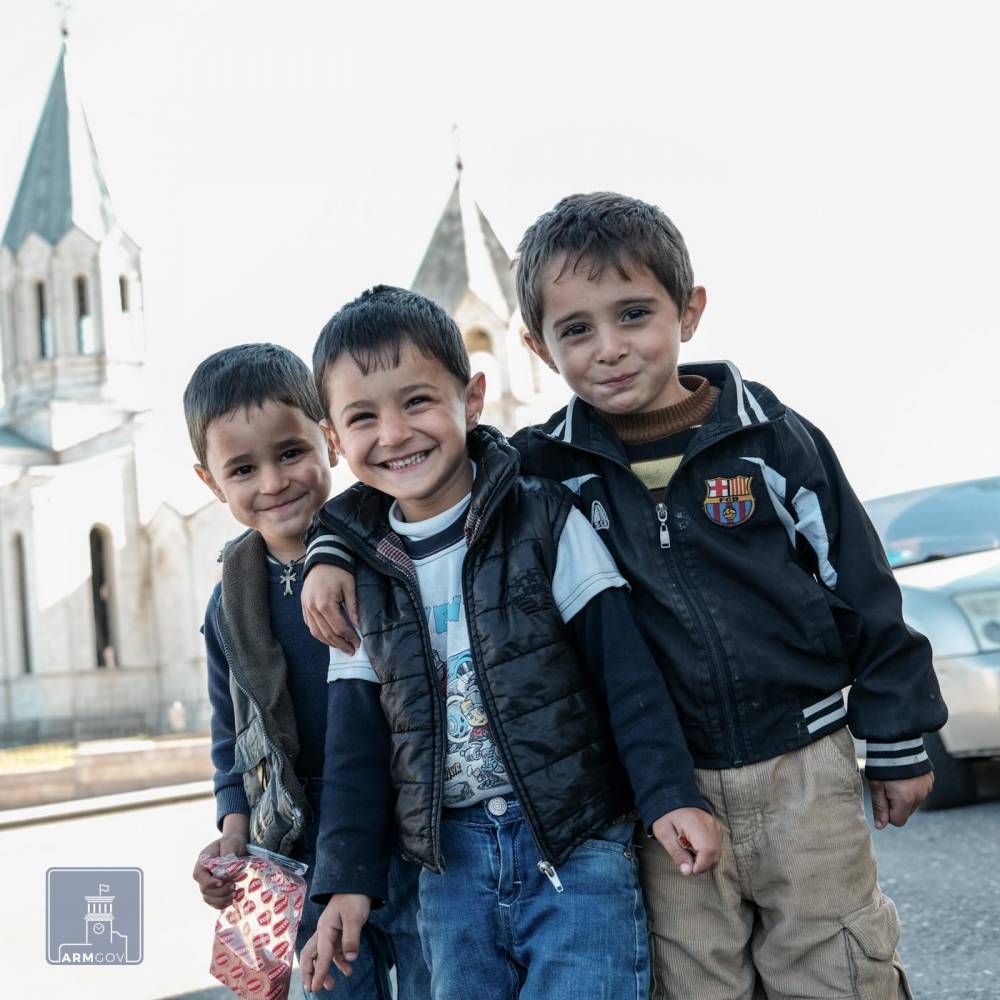 Ժպիտներ Շուշիից