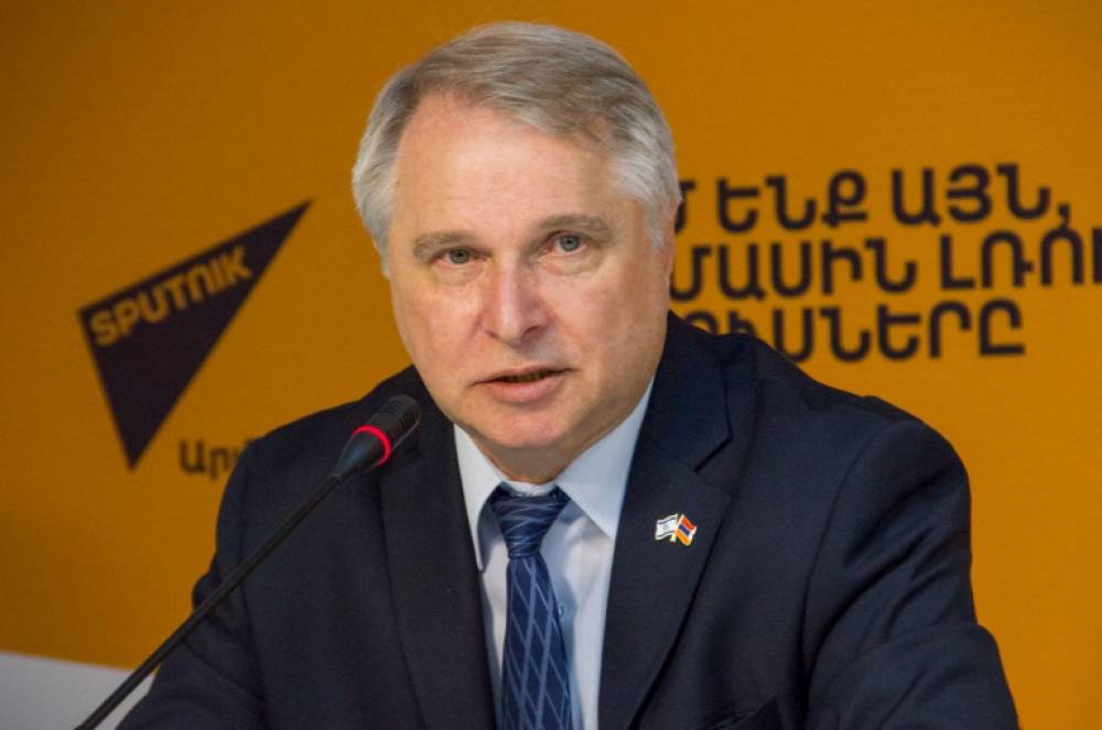 Ես շատ ցավում եմ և ամաչում, որ նույնիսկ այսօր, երբ Ադրբեջանն իսկական պատերազմ է մղում Արցախում, Իսրայելի կառավարությունը չի դադարեցնում զենքի մատակարարումը. իսրայելցի քաղաքական գործիչ