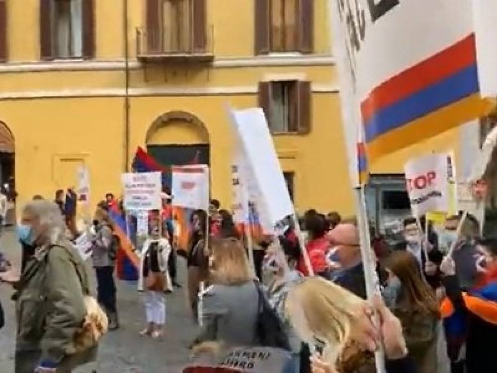 Հայ համայնքի ցույցը Հռոմում Ադրբեջանի ագրեսիայի դեմ (տեսանյութ)