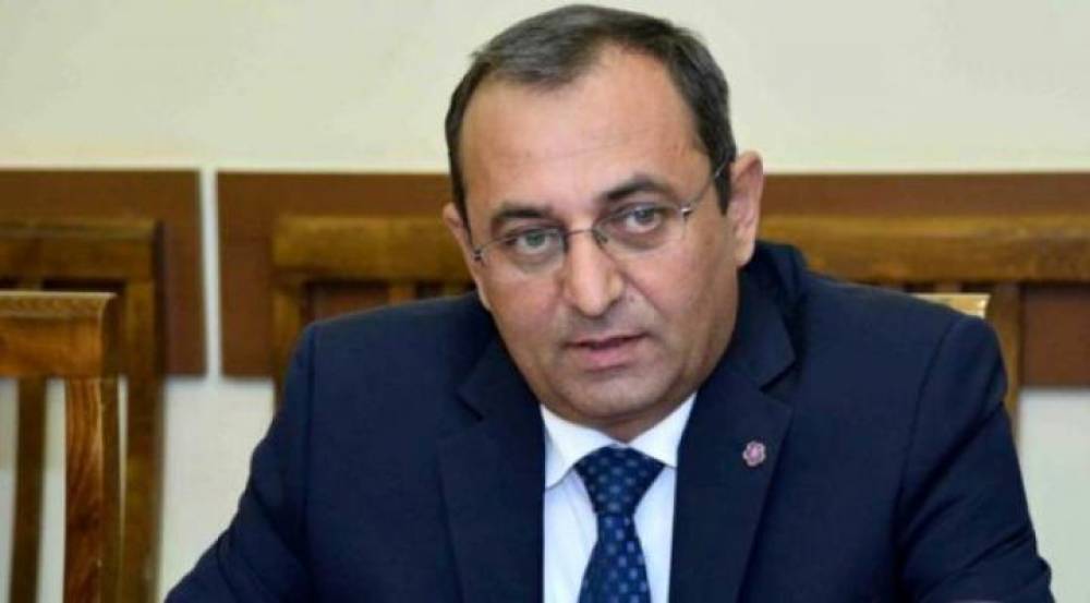Արծվիկ Մինասյան. «Սթափ­վեք և գի­տակ­ցեք, որ սա ոչ թե իշ­խա­նու­թյան փո­փո­խու­թյան, այլ եր­կի­րը պաշտ­պա­նե­լու, պե­տա­կա­նու­թյու­նը փր­կե­լու խն­դիր է». «Իրատես»