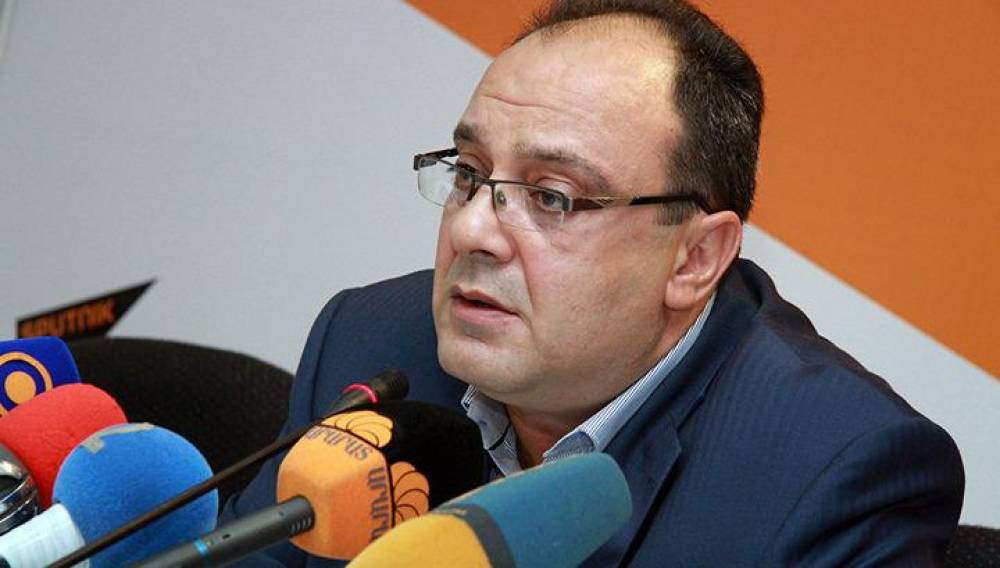 Ադրբեջանին պետք է վերջնագիր ներկայացվի՝ կամ դադարեցնում է պատերազմը, կամ համանախագահները ճանաչում են Արցախը. Բեքարյան