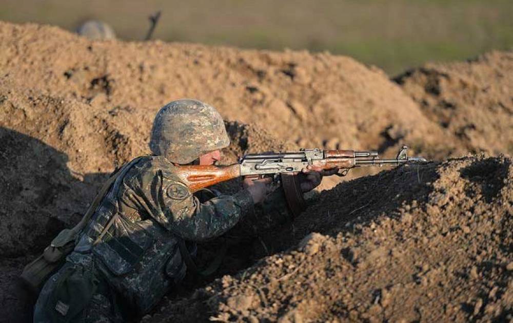 Ամբողջ գիշերվա ընթացքում ՊԲ ստորաբաժանումների կողմից շարունակվել են հակառակորդի խմբավորումների տեղաբաշխման շրջաններում լրահետախուզման և կրակային խոցման գործողությունները