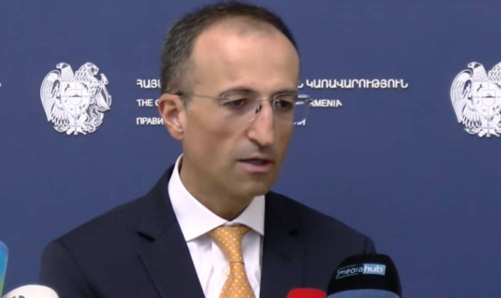 Փաշինյանը սխալ բան չի ասել. Թորոսյանը հունից դուրս եկավ, լրագրողները հորդորեցին չափի մեջ մնալ