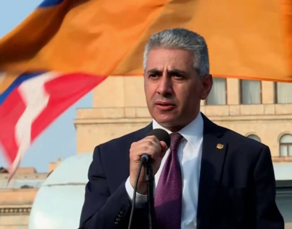 Մինչ օրս իշխանությունները չեն հրապարակել սեպտեմբերյան մարտերում զոհվածների անունները, այսօր ոչ մի ուղերձ չեն հնչեցրել, պանթեոն չեն այցելել, փոխարենը «Հեծանվային տոն» են նշում